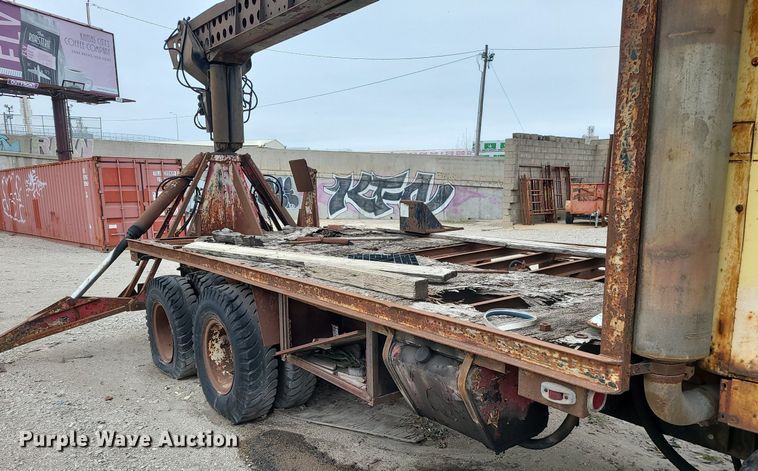 image for item LH9874 1972 Diamond Reo C-11464DB  crane truck