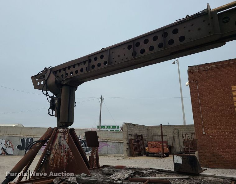 image for item LH9874 1972 Diamond Reo C-11464DB  crane truck