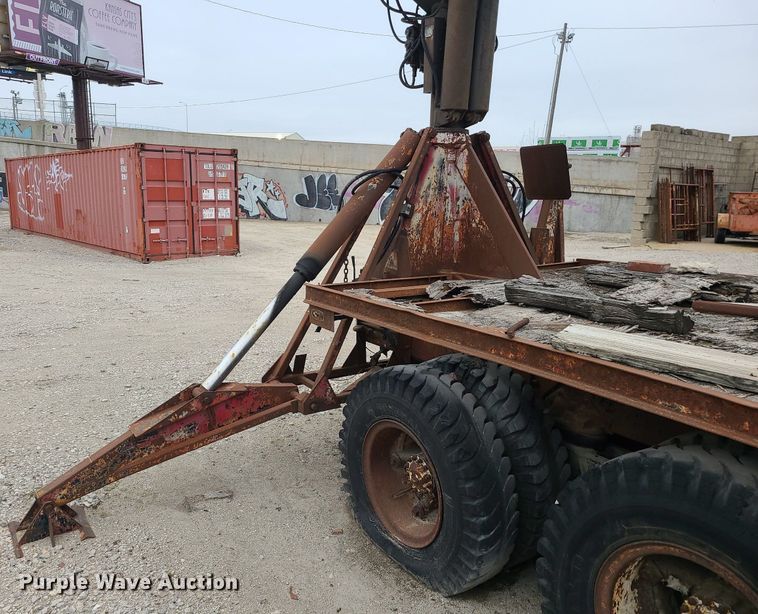 image for item LH9874 1972 Diamond Reo C-11464DB  crane truck