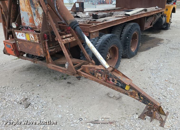 image for item LH9874 1972 Diamond Reo C-11464DB  crane truck