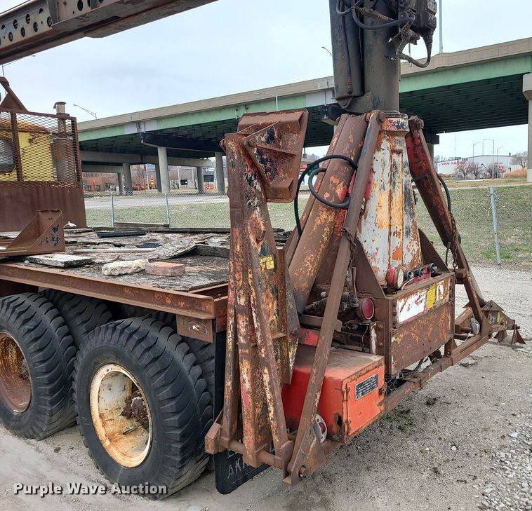 image for item LH9874 1972 Diamond Reo C-11464DB  crane truck