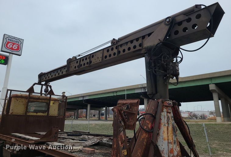 image for item LH9874 1972 Diamond Reo C-11464DB  crane truck