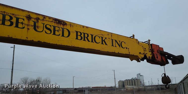 image for item LH9875 Austin Western 410SR  crane