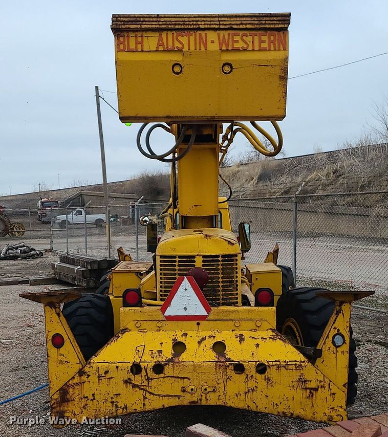 image for item LH9875 Austin Western 410SR  crane