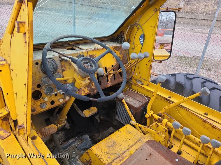 image for item LH9875 Austin Western 410SR  crane