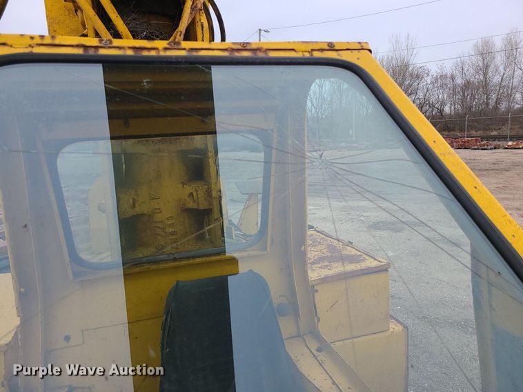 image for item LH9875 Austin Western 410SR  crane