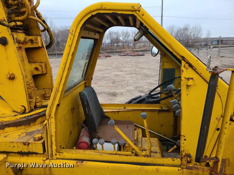 image for item LH9875 Austin Western 410SR  crane