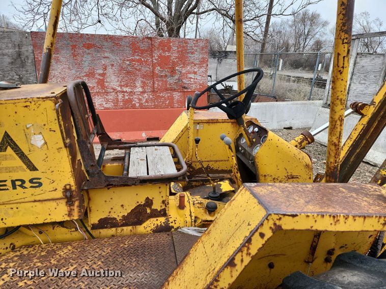image for item LH9876 Allis Chalmers  forklift
