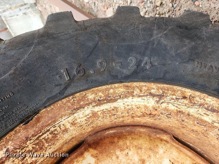 image for item LH9876 Allis Chalmers  forklift