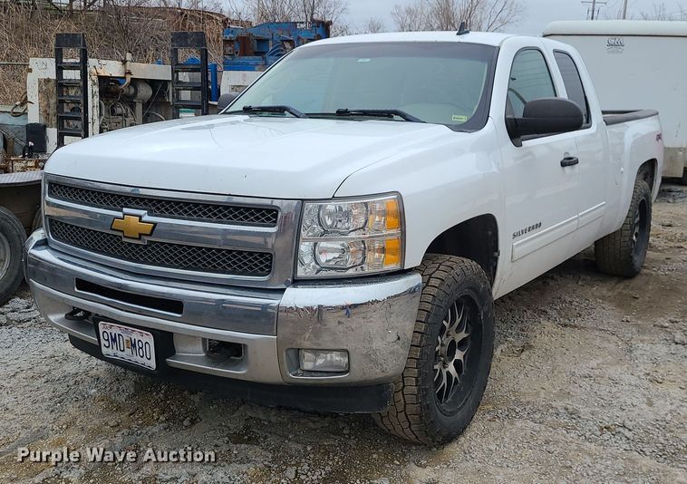 image for item LH9877 2012 Chevrolet Silverado 1500  Ext. Cab pickup truck