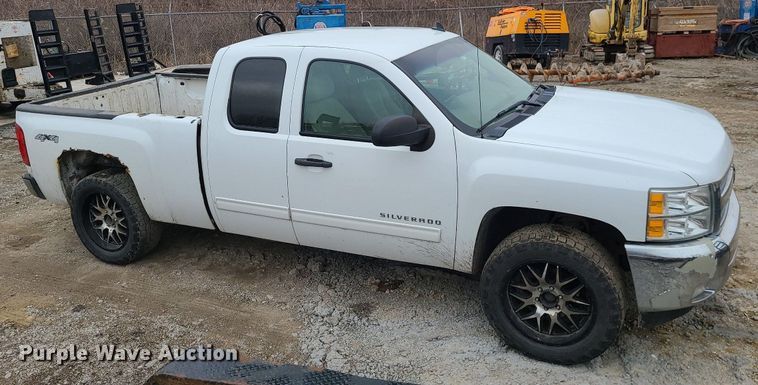 image for item LH9877 2012 Chevrolet Silverado 1500  Ext. Cab pickup truck