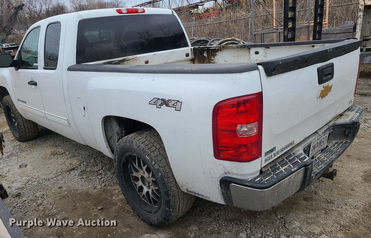 image for item LH9877 2012 Chevrolet Silverado 1500  Ext. Cab pickup truck