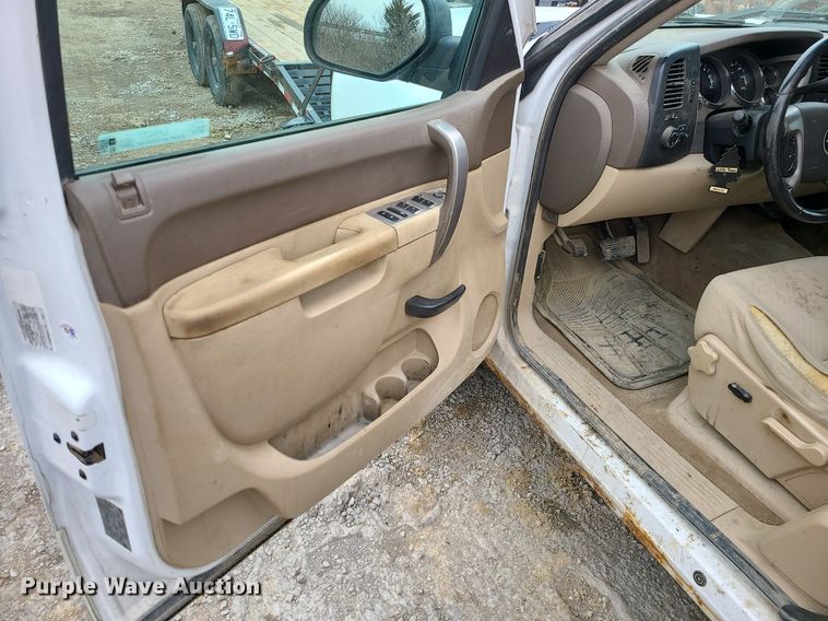 image for item LH9877 2012 Chevrolet Silverado 1500  Ext. Cab pickup truck