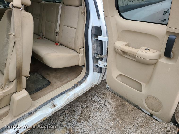 image for item LH9877 2012 Chevrolet Silverado 1500  Ext. Cab pickup truck