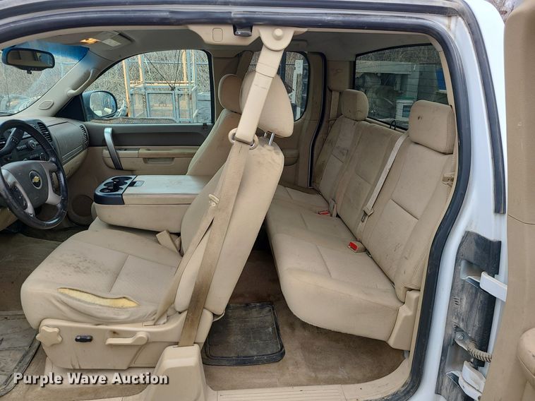 image for item LH9877 2012 Chevrolet Silverado 1500  Ext. Cab pickup truck