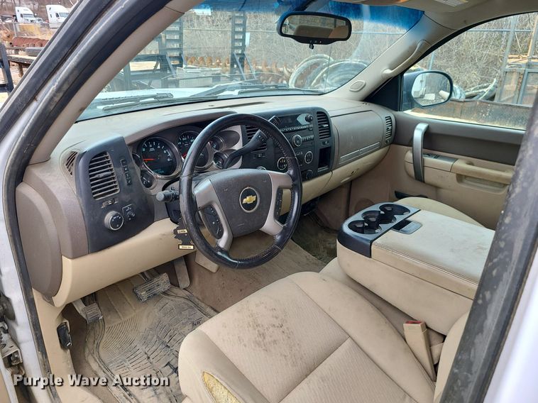 image for item LH9877 2012 Chevrolet Silverado 1500  Ext. Cab pickup truck