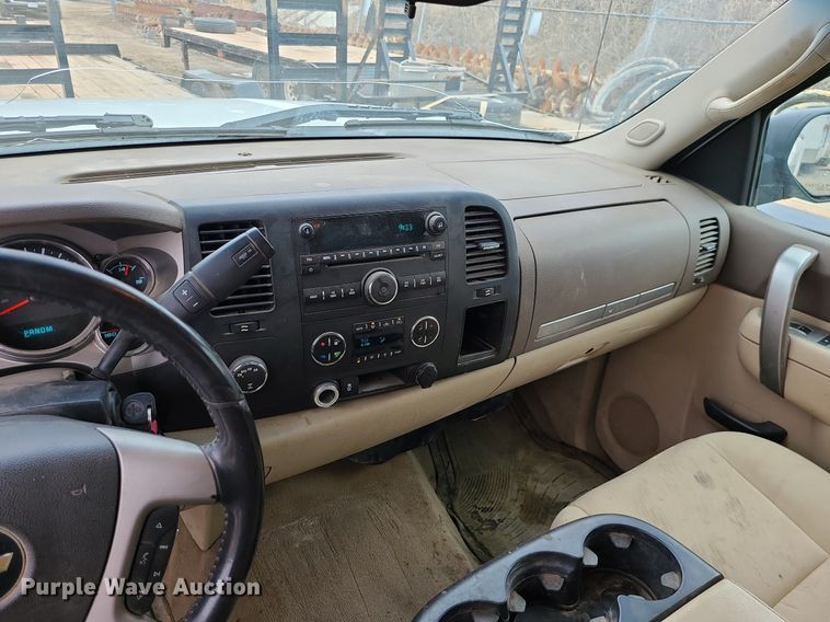 image for item LH9877 2012 Chevrolet Silverado 1500  Ext. Cab pickup truck