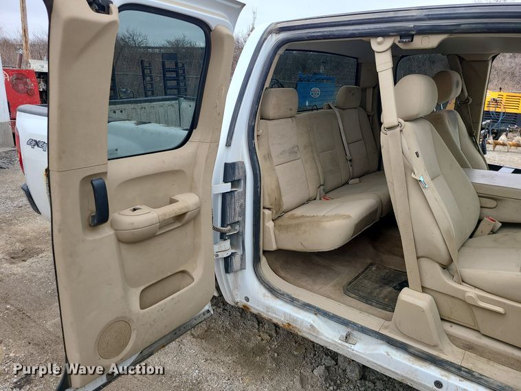 image for item LH9877 2012 Chevrolet Silverado 1500  Ext. Cab pickup truck