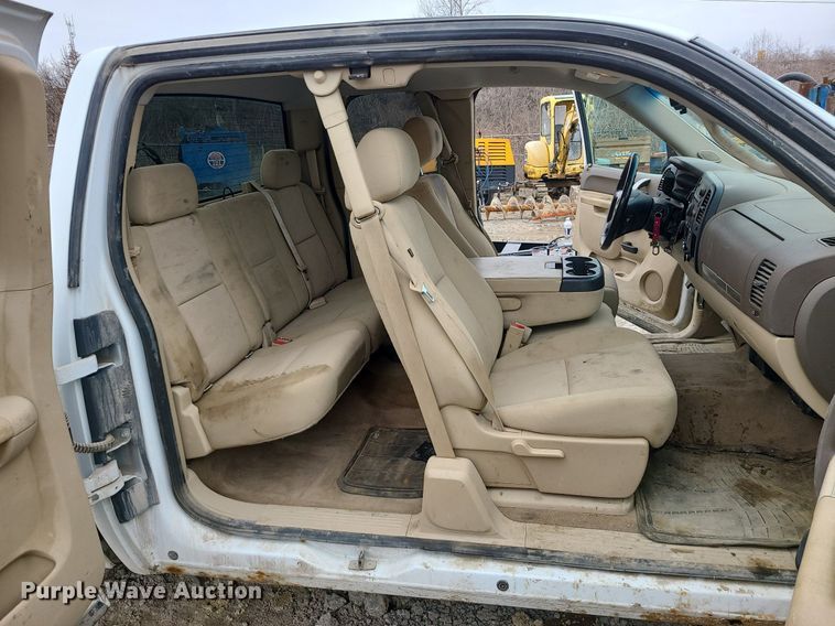 image for item LH9877 2012 Chevrolet Silverado 1500  Ext. Cab pickup truck