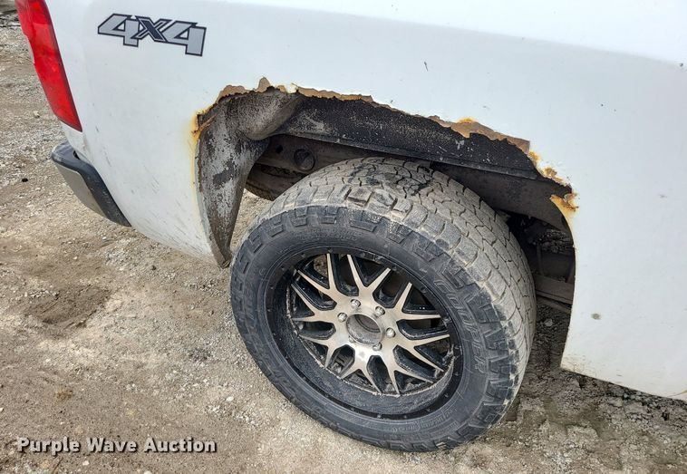 image for item LH9877 2012 Chevrolet Silverado 1500  Ext. Cab pickup truck