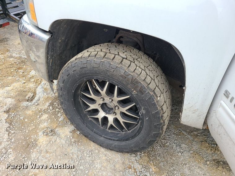 image for item LH9877 2012 Chevrolet Silverado 1500  Ext. Cab pickup truck