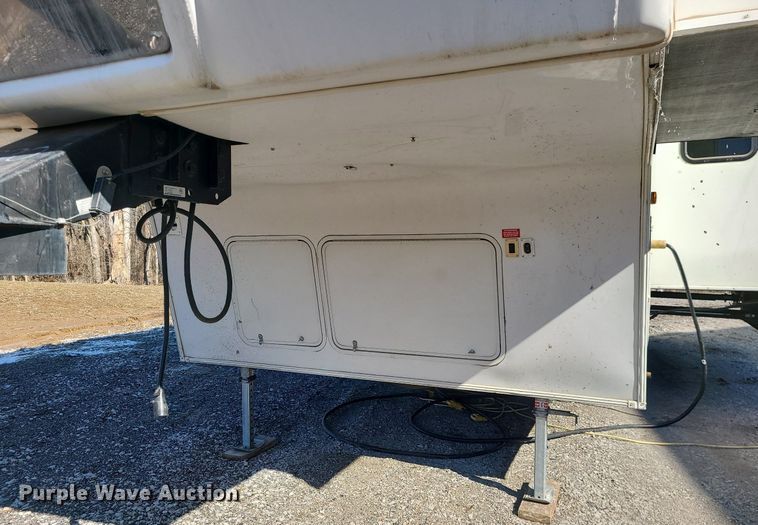 image for item LH9938 2008 Keystone RP3712  camper