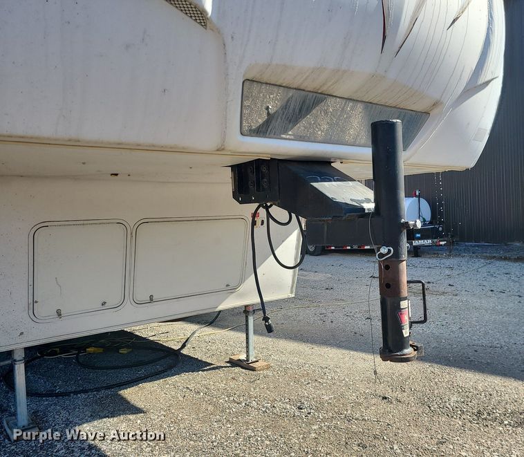 image for item LH9938 2008 Keystone RP3712  camper