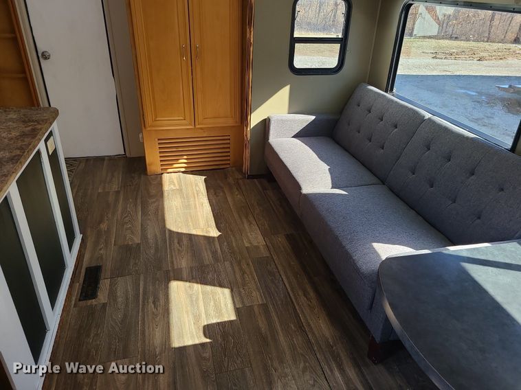 image for item LH9938 2008 Keystone RP3712  camper