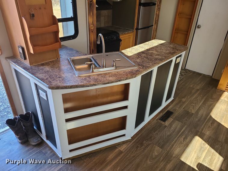 image for item LH9938 2008 Keystone RP3712  camper