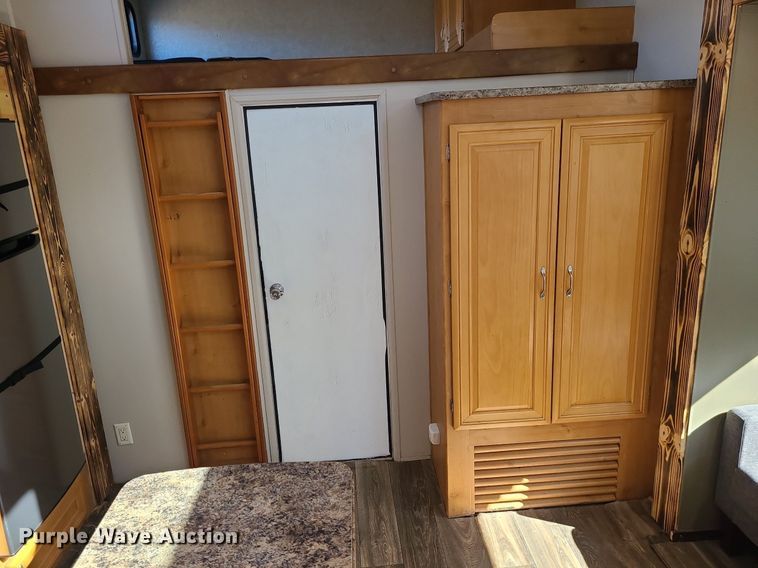 image for item LH9938 2008 Keystone RP3712  camper