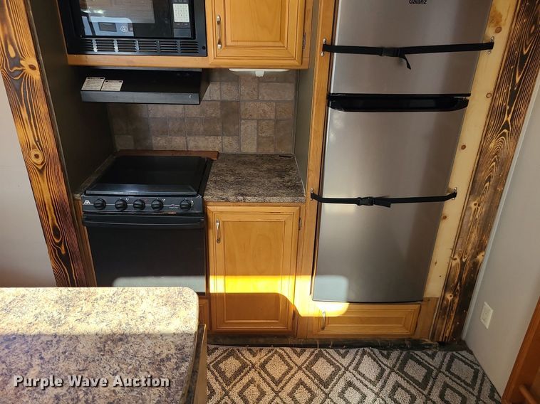 image for item LH9938 2008 Keystone RP3712  camper