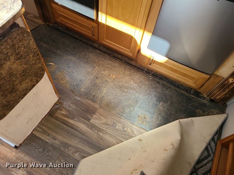 image for item LH9938 2008 Keystone RP3712  camper