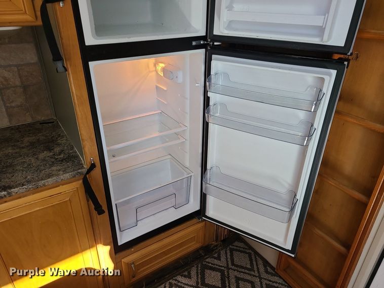 image for item LH9938 2008 Keystone RP3712  camper