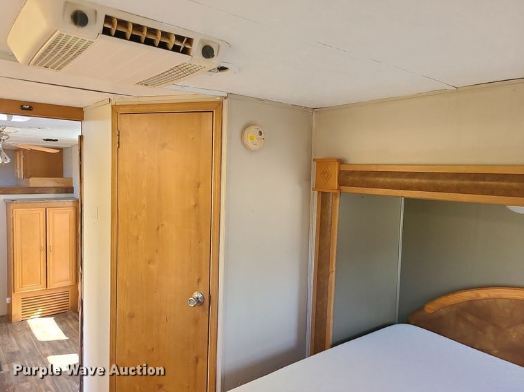 image for item LH9938 2008 Keystone RP3712  camper