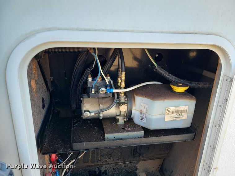 image for item LH9938 2008 Keystone RP3712  camper