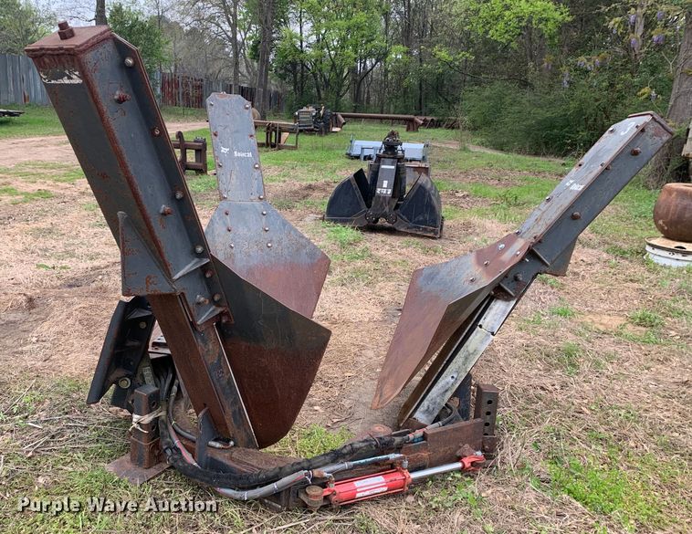 image for item LI9122 Bobcat TS34C  skid steer tree spade