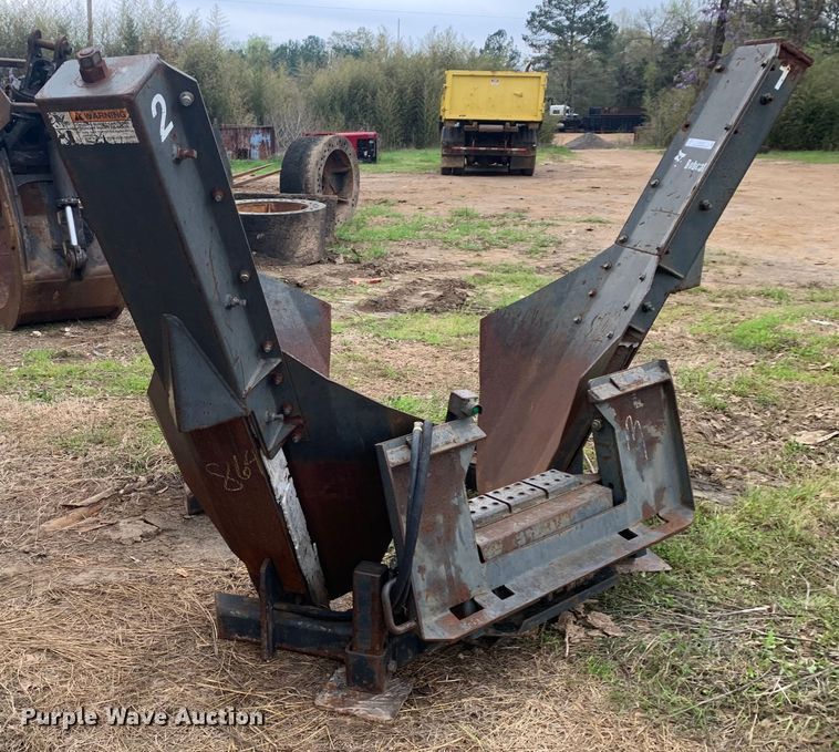 image for item LI9122 Bobcat TS34C  skid steer tree spade