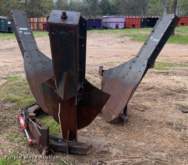 image for item LI9122 Bobcat TS34C  skid steer tree spade