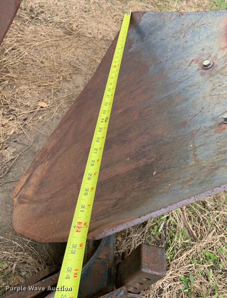 image for item LI9122 Bobcat TS34C  skid steer tree spade