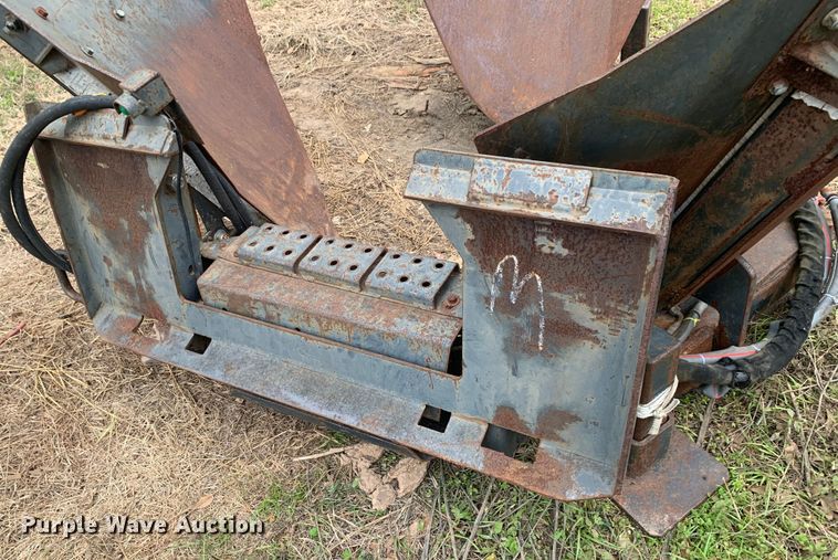image for item LI9122 Bobcat TS34C  skid steer tree spade