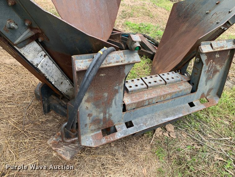 image for item LI9122 Bobcat TS34C  skid steer tree spade