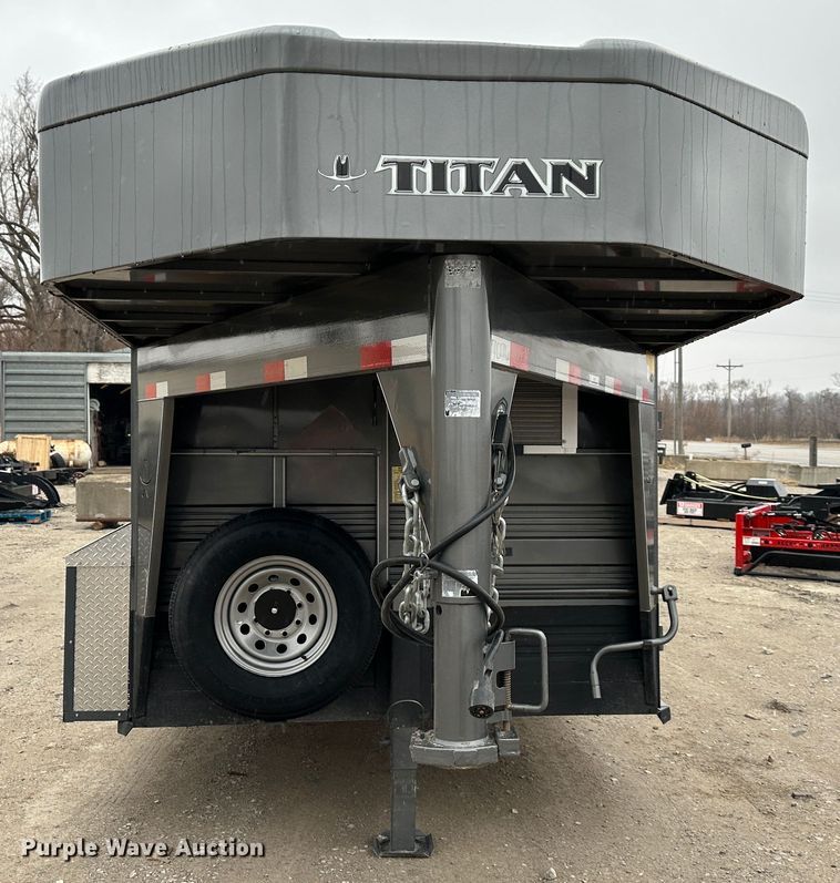 image for item LN9139 2017 Titan  livestock trailer