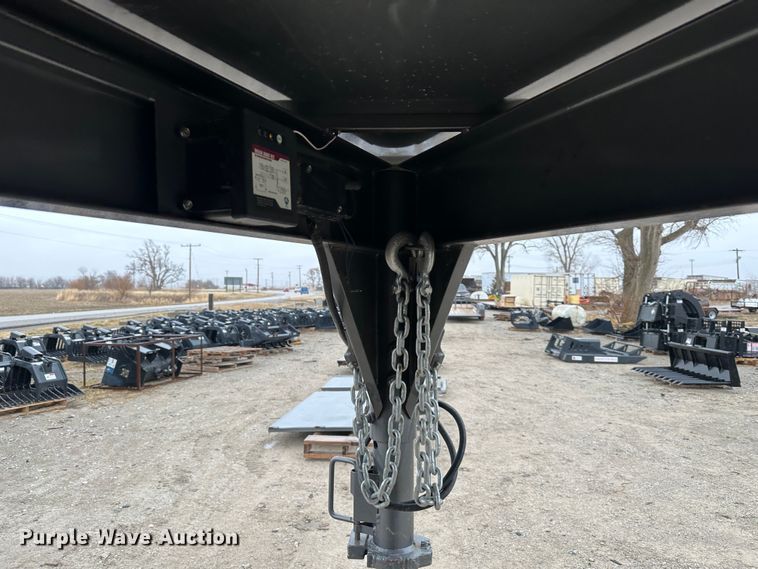 image for item LN9139 2017 Titan  livestock trailer