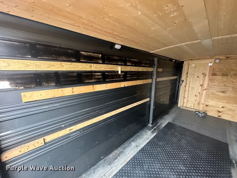 image for item LN9139 2017 Titan  livestock trailer