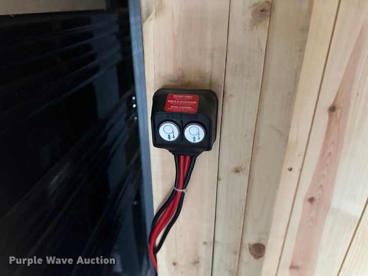 image for item LN9139 2017 Titan  livestock trailer