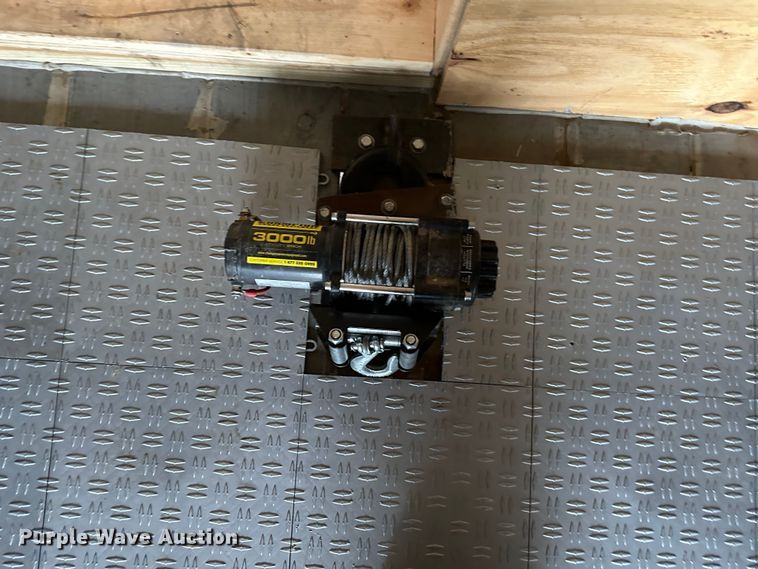 image for item LN9139 2017 Titan  livestock trailer