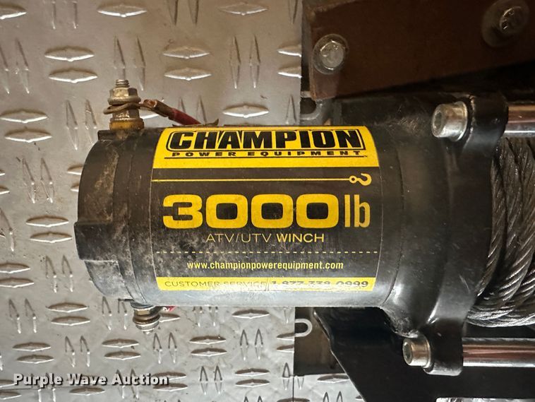 image for item LN9139 2017 Titan  livestock trailer