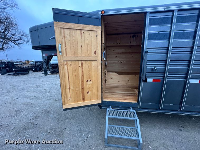 image for item LN9139 2017 Titan  livestock trailer