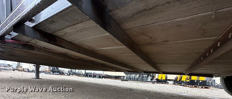 image for item LN9139 2017 Titan  livestock trailer