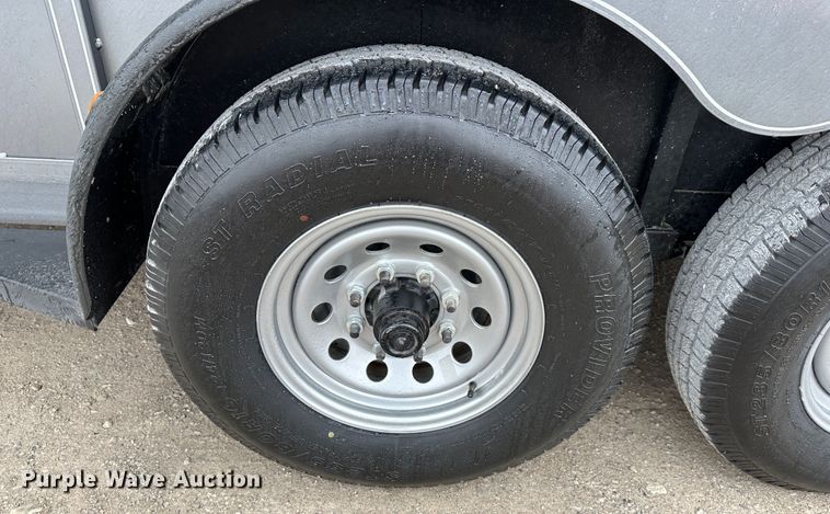 image for item LN9139 2017 Titan  livestock trailer